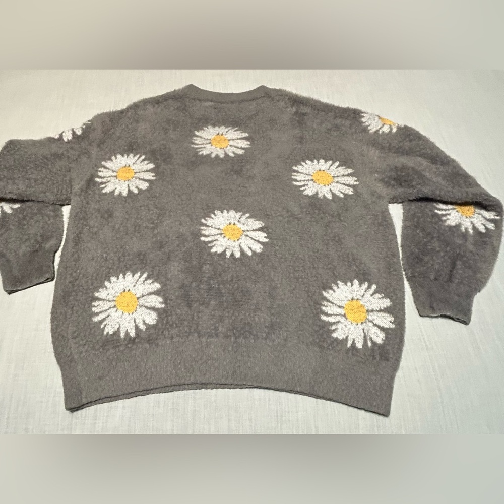 Simply Southern Gray Sweater with Daisy Pattern - Picture 6 of 8